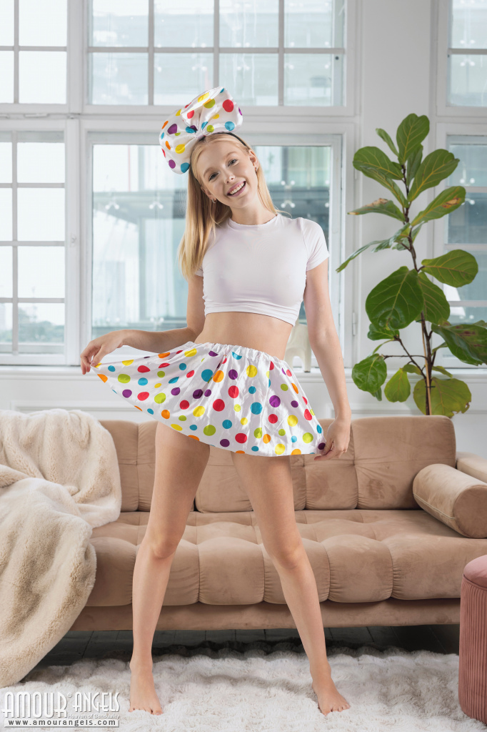 Sunlit Lounge - Liby - AmourAngels